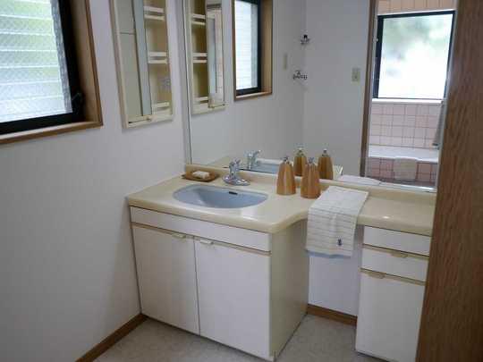 Wash basin, toilet