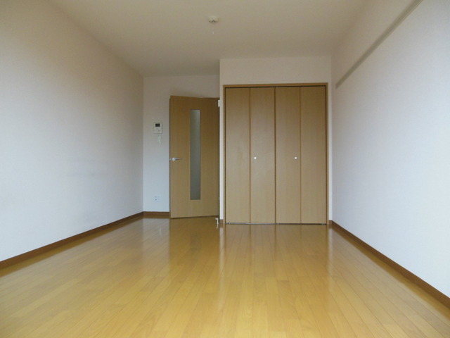 Living and room. It is a beautiful room