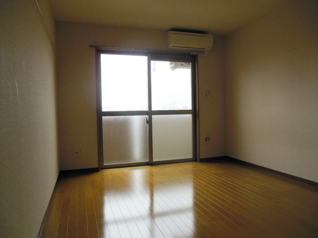 Other room space. It is a beautiful room