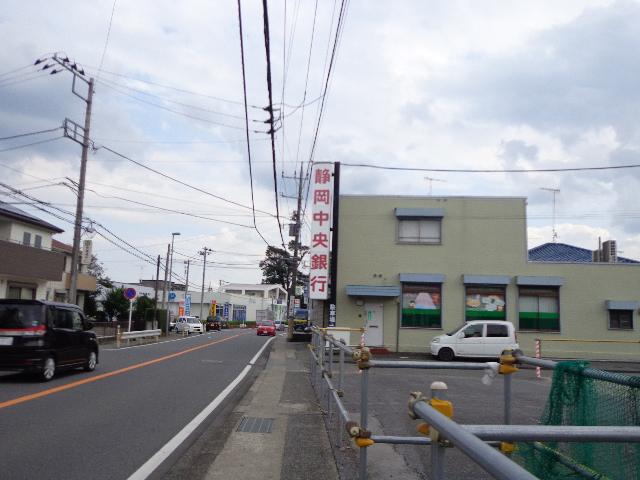 Bank. 1000m to Shizuokachuoginko