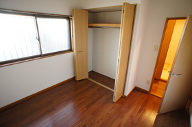 Living and room. Western-style 5.3 Pledge (closet storage)