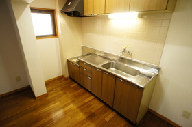 Kitchen. Two-neck is a gas stove can be installed.