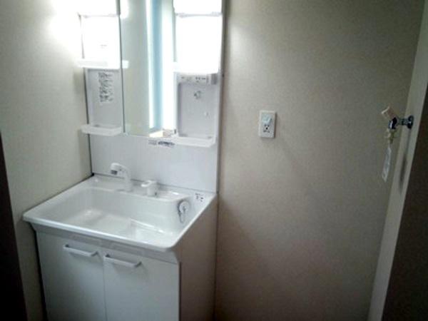 Wash basin, toilet. Indoor (12 May 2013) Shooting