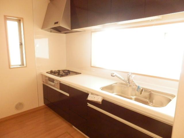 Kitchen. Fun cooking while talking with family members in the face-to-face kitchen ☆