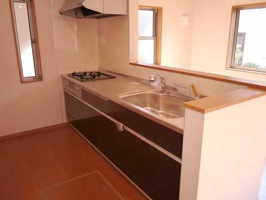 Kitchen. Stainless steel worktop ・ Glass top stove system Kitchen