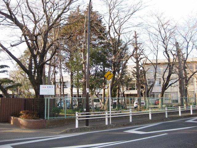Junior high school. 878m to Sagamihara Municipal Onokita junior high school