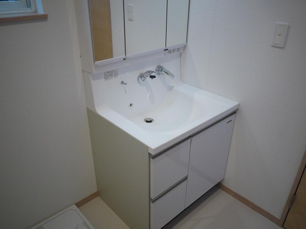 Same specifications photos (Other introspection)