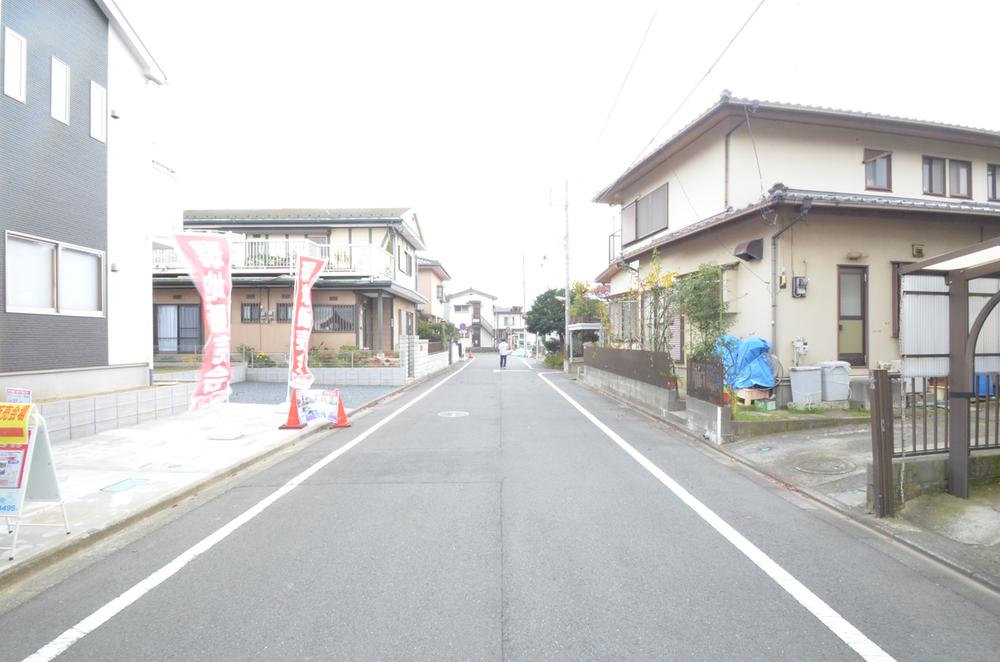 Local photos, including front road. It is spacious 6.5M public road ☆