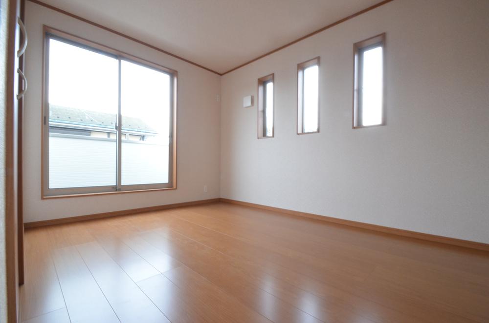 Non-living room. It is the main bedroom ☆