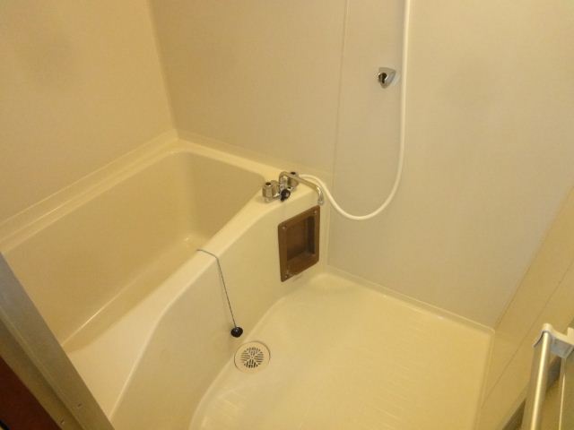Bath. ◇ popular bath ・ It is a toilet of the room ◇