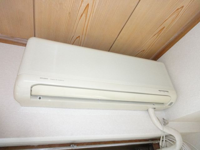 Other Equipment. ◇ It is air-conditioned, which is attached to the Japanese-style rooms ◇