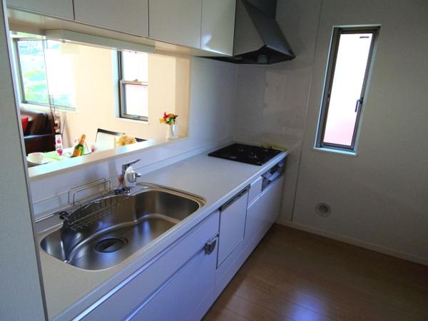 Kitchen. Building 2 Kitchen (November 2013) Shooting