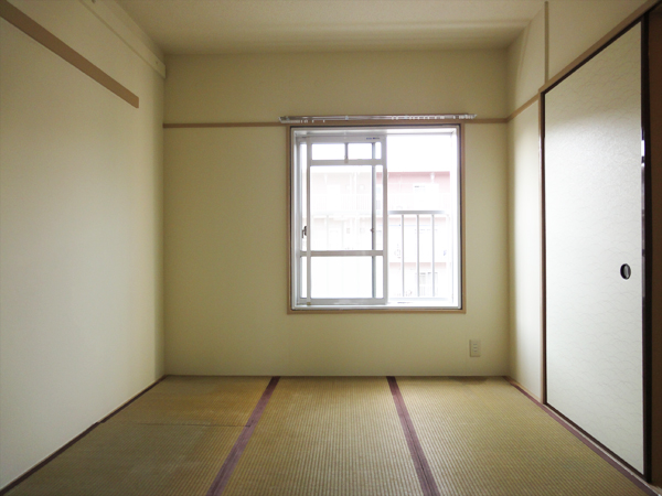 Living and room. After tatami tenants decision, You re-covering
