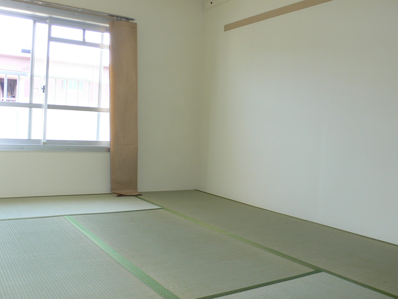 Other room space. Photo is the same type ・ It is another dwelling unit. Curtain is not attached. 