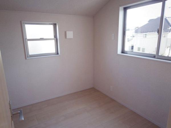 Non-living room. Indoor (12 May 2013) Shooting