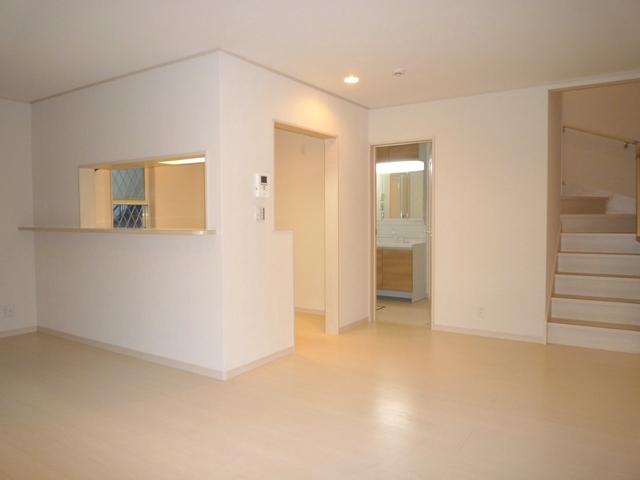 Same specifications photos (living)