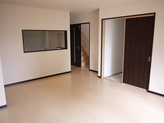 Same specifications photos (living). All room pair glass, Shutters standard