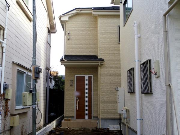 Local appearance photo. Local (12 May 2013) Shooting