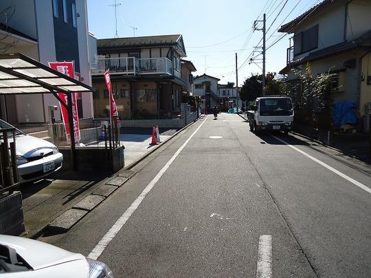 Local photos, including front road. Frontal road