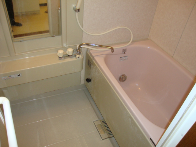 Bath. With reheating function, Pink bathtub