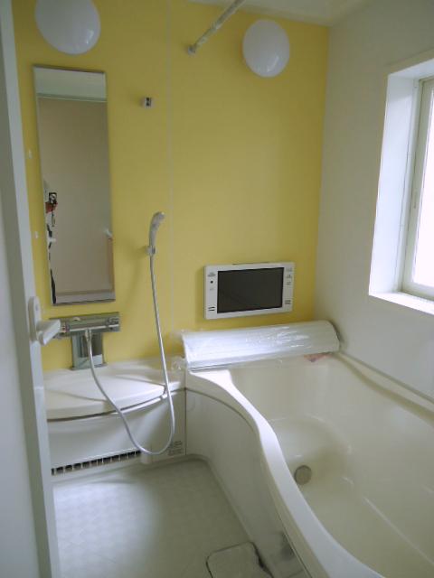 Bathroom. Unit bus of bathroom 1 tsubo type. Indoor (10 May 2013) Shooting