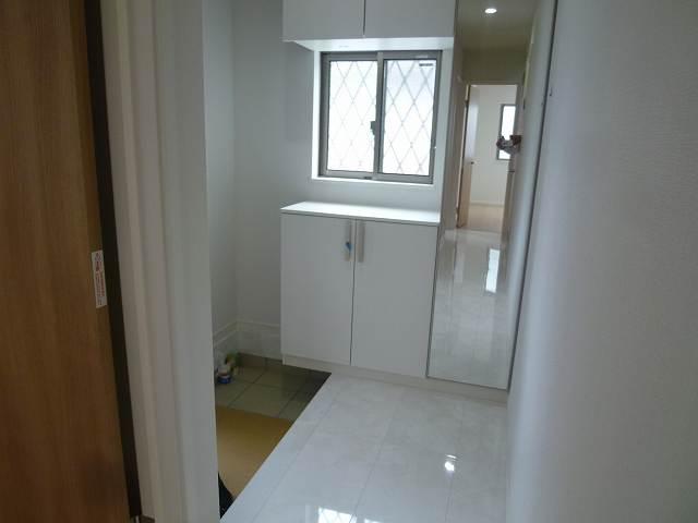 Entrance. Local (June 2013) Shooting