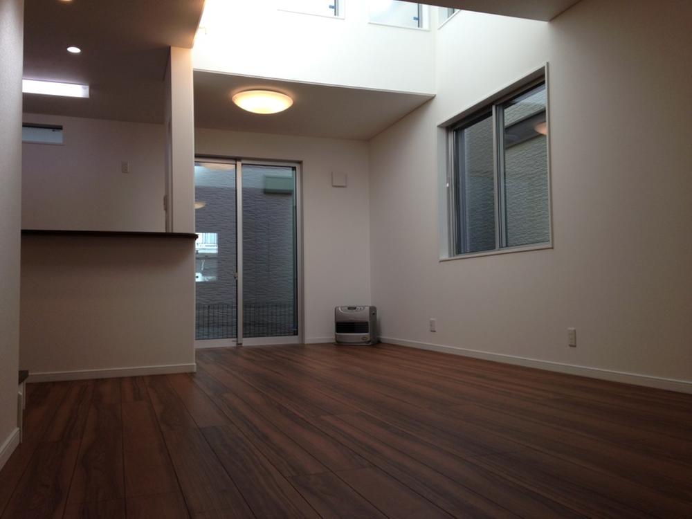 Living.  ☆ No.B-10 Building ☆