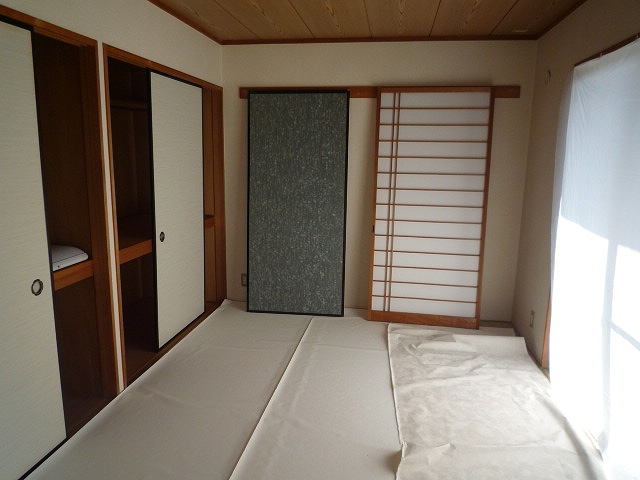 Living and room. There are two storage space in the Japanese-style room