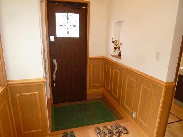 Entrance. Local (10 May 2013) Shooting