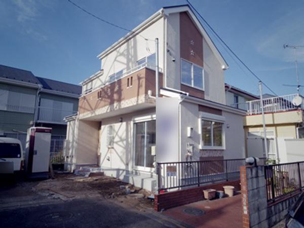 Local appearance photo. Local (12 May 2013) Shooting