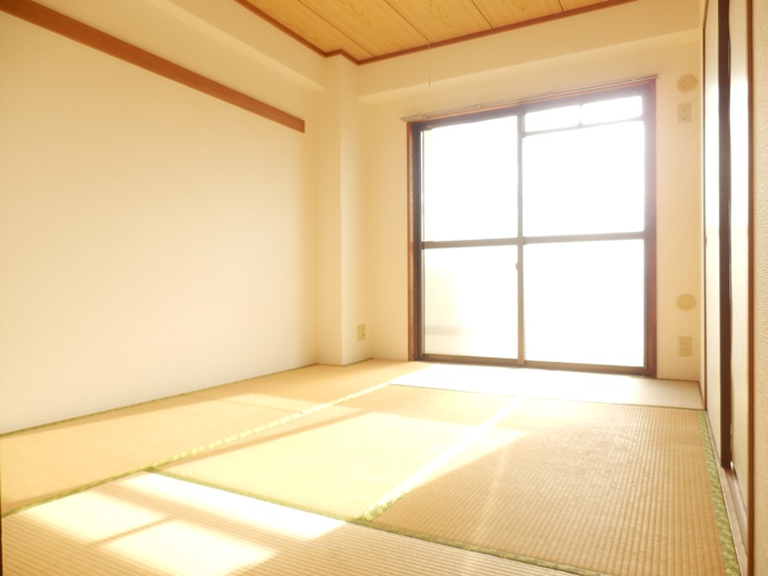 Living and room. Japanese-style room 6 quires Western-style be changed at no charge