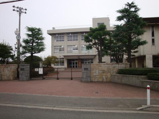 Junior high school. 661m up to junior high school Sagamihara Tatsuta name