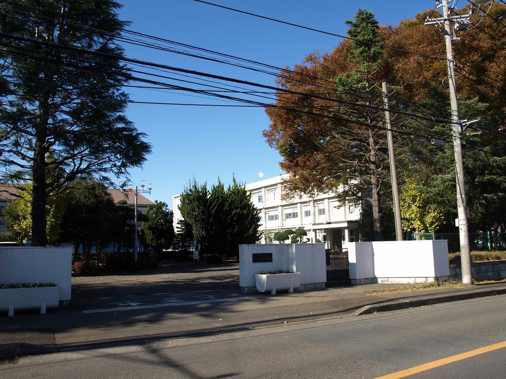 high school ・ College. 243m Prefectural Sagamihara High School until the Kanagawa Prefectural Sagamihara High School