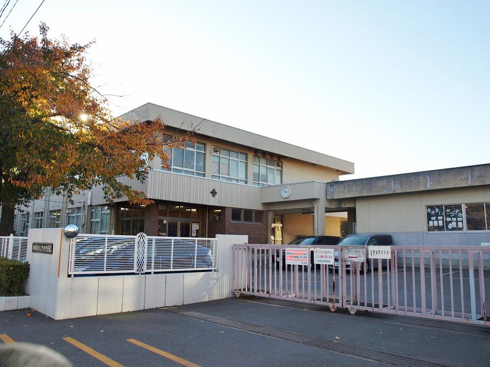 Junior high school. 1334m central junior high school to Sagamihara City Central Junior High School