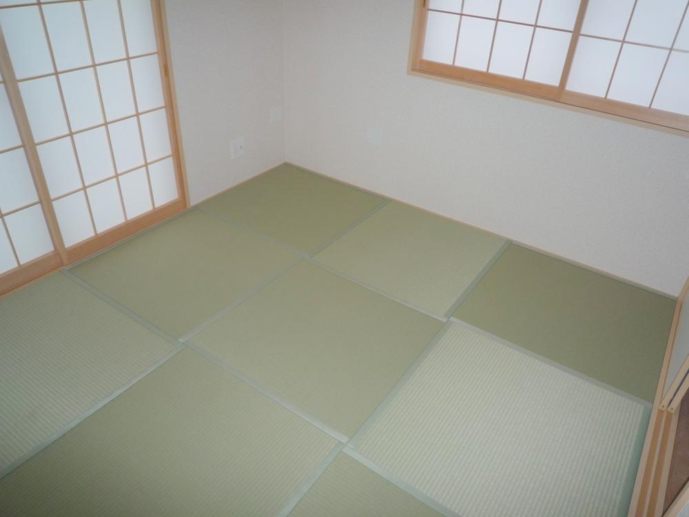 Non-living room. Ideal for drawing room