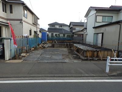 Local photos, including front road. Local (10 May 2013) Shooting Local appearance, including 1 Building front road