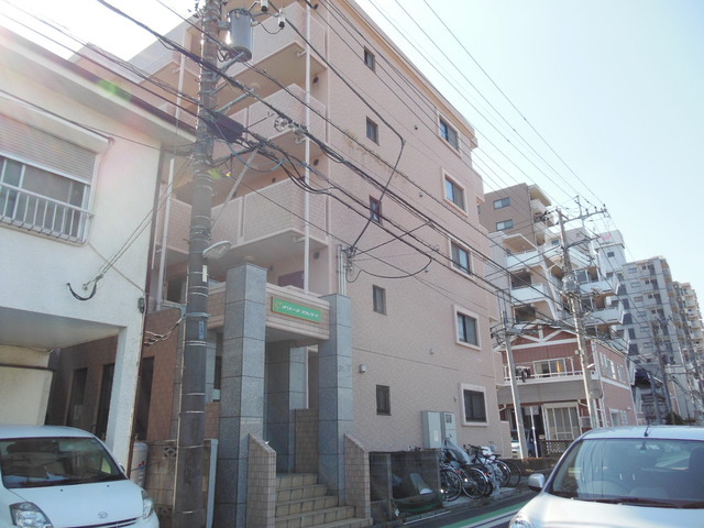 Building appearance. It is a popular station near property ・ High sound insulation of RC