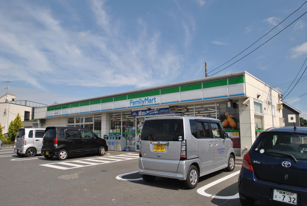 Convenience store. FamilyMart Dana Horinouchi store up (convenience store) 214m