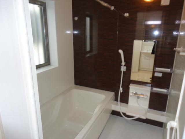 Bathroom. Indoor (12 May 2013) Shooting