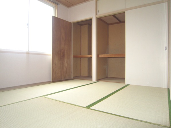 Living and room. Japanese-style room 4.5 Pledge