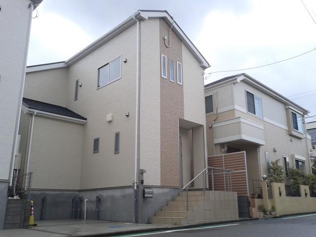 Local appearance photo. Local (12 May 2013) Shooting