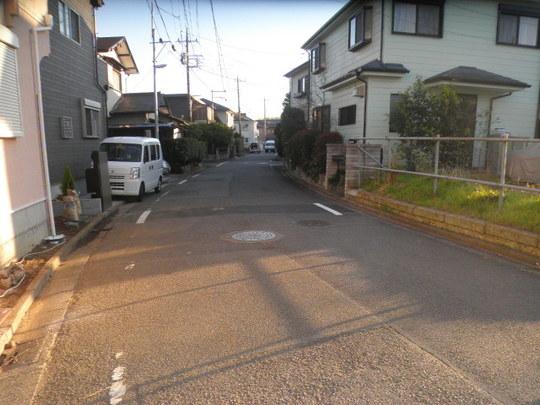 Local photos, including front road. Frontal road