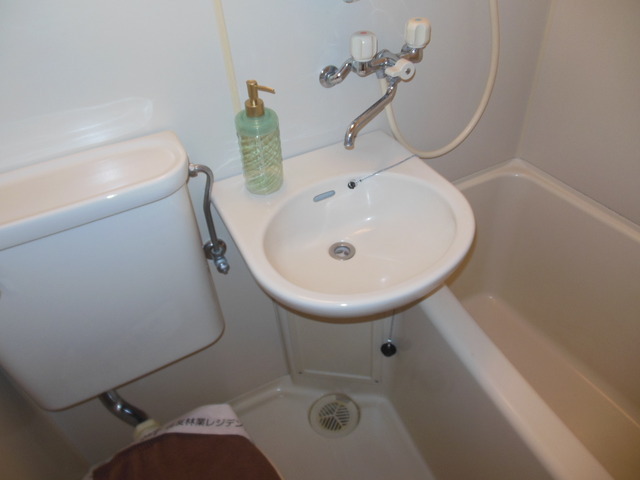 Washroom. It is the washstand