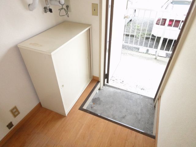 Entrance. ◇ happy shoe box equipped ◇
