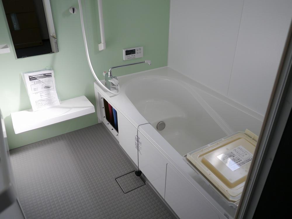 Same specifications photo (bathroom). Barrier-free 1 pyeong type ・ Automatic hot water filling reheating with warmth