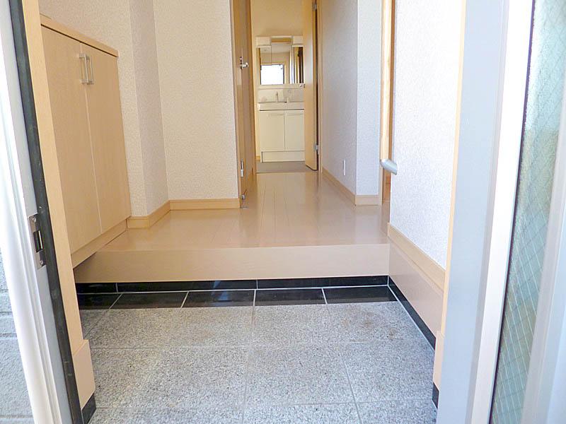 Entrance. Local (12 May 2013) Shooting