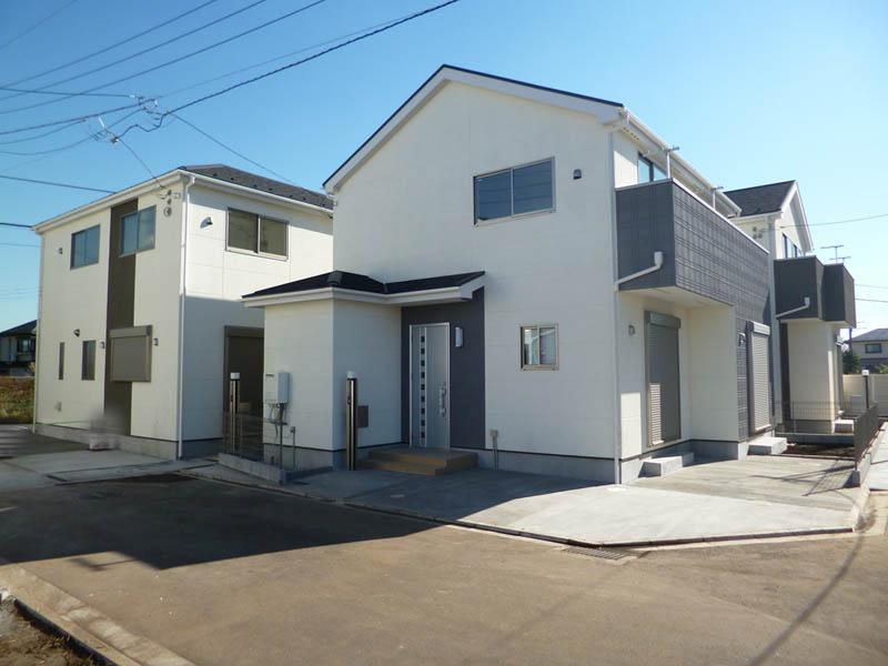 Local photos, including front road. Local (12 May 2013) Shooting