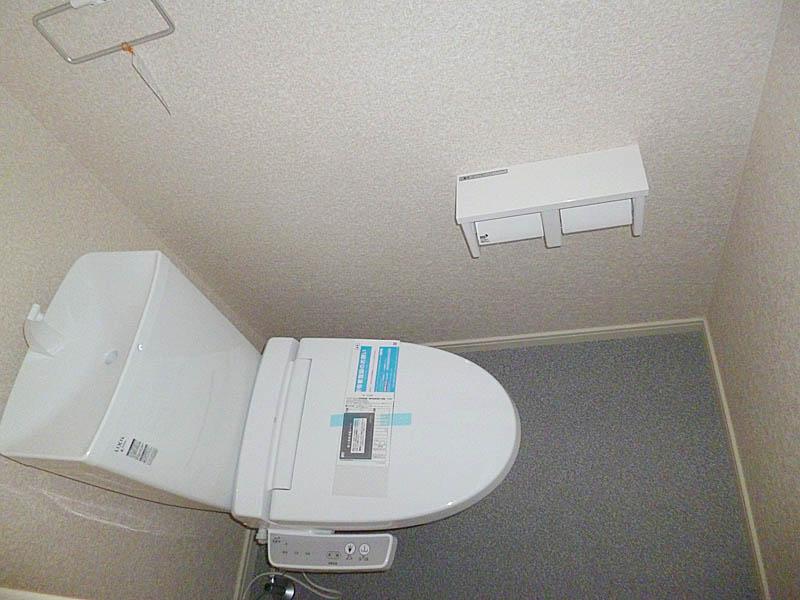 Toilet. Indoor (12 May 2013) Shooting