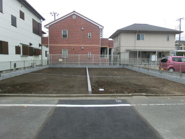 Local appearance photo. 1.2 Building