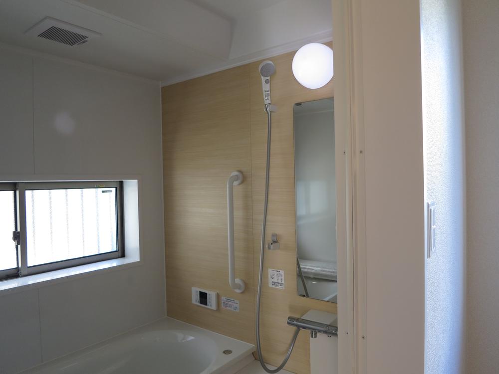 Bathroom. Local (11 May 2013) Shooting